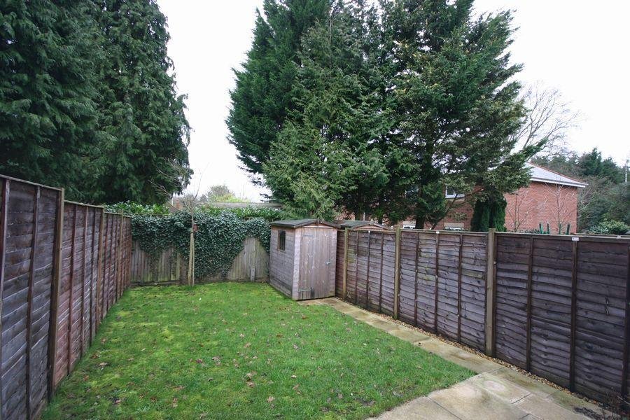 Fernhurst Close, Colden Common, Winchester, Hampshire, SO21 Fernhurst Close, Colden Common, Winchester, Hampshire, SO21 - Charters