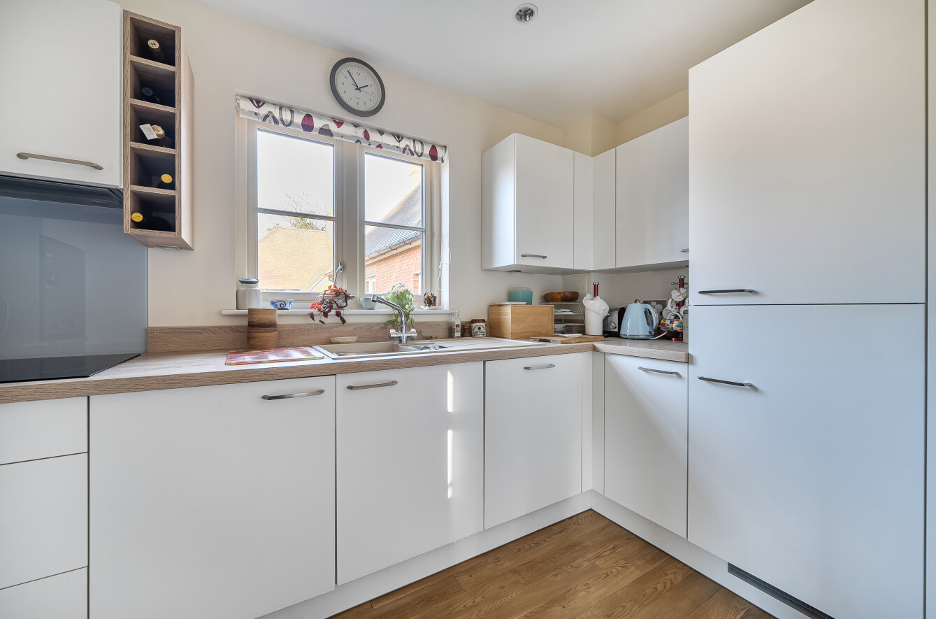 Walter Lane, Eastleigh, Hampshire, SO50 - Charters