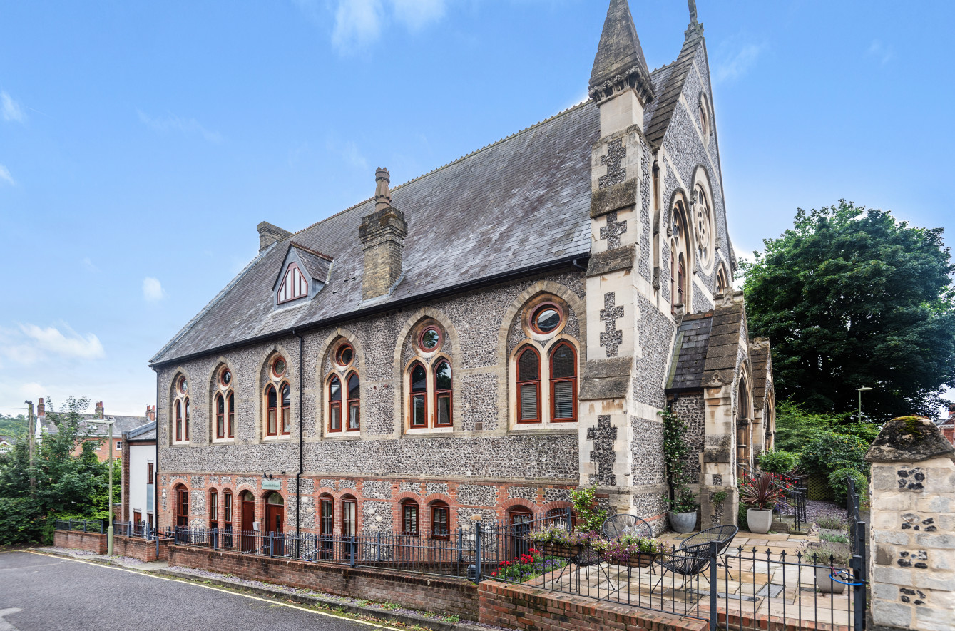 Sutton Gardens, Winchester, Hampshire, SO23