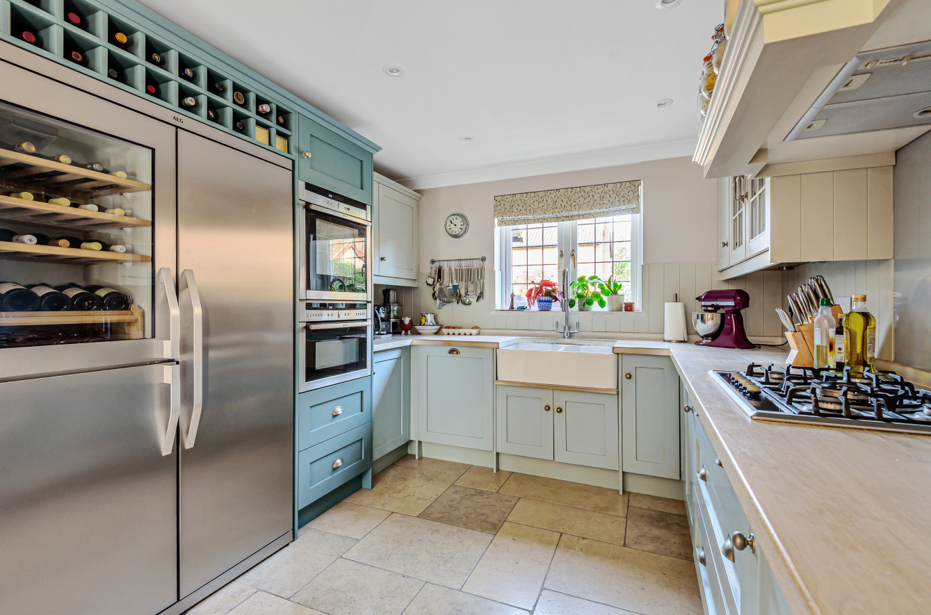 Long Barrow Close, South Wonston, Winchester, Hampshire, SO21