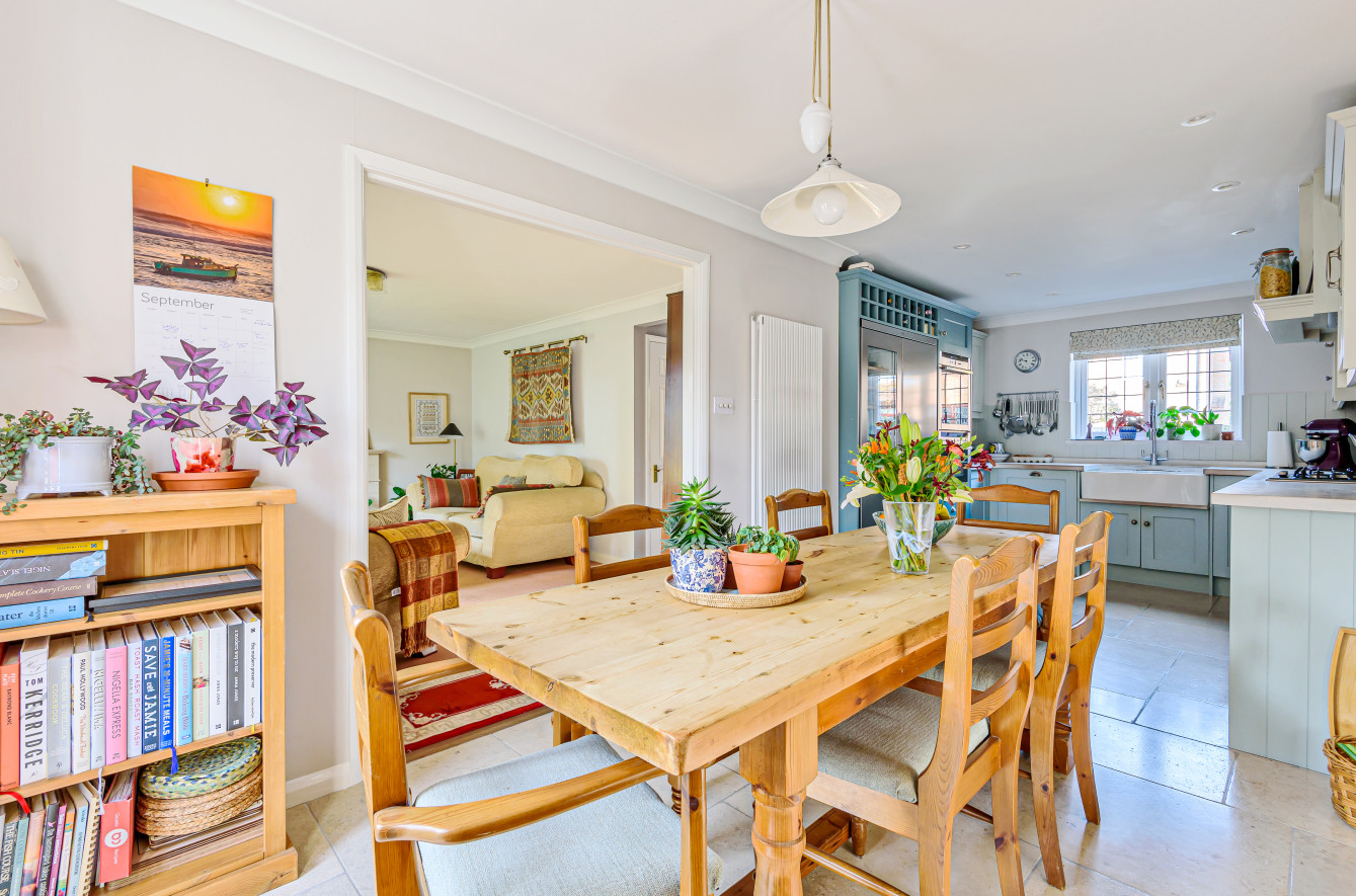 Long Barrow Close, South Wonston, Winchester, Hampshire, SO21