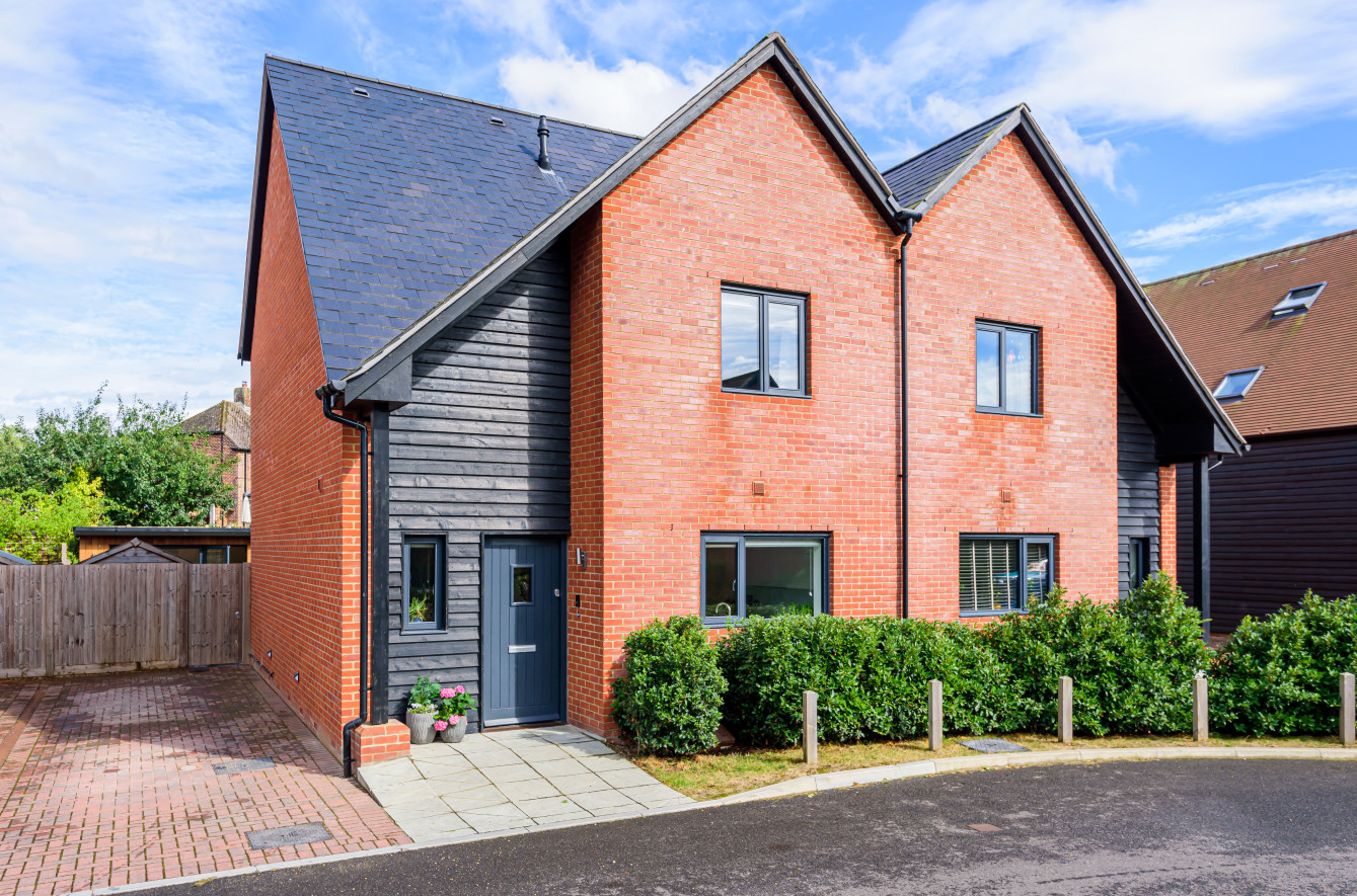 Station Drive, Sutton Scotney, Winchester, Hampshire, SO21
