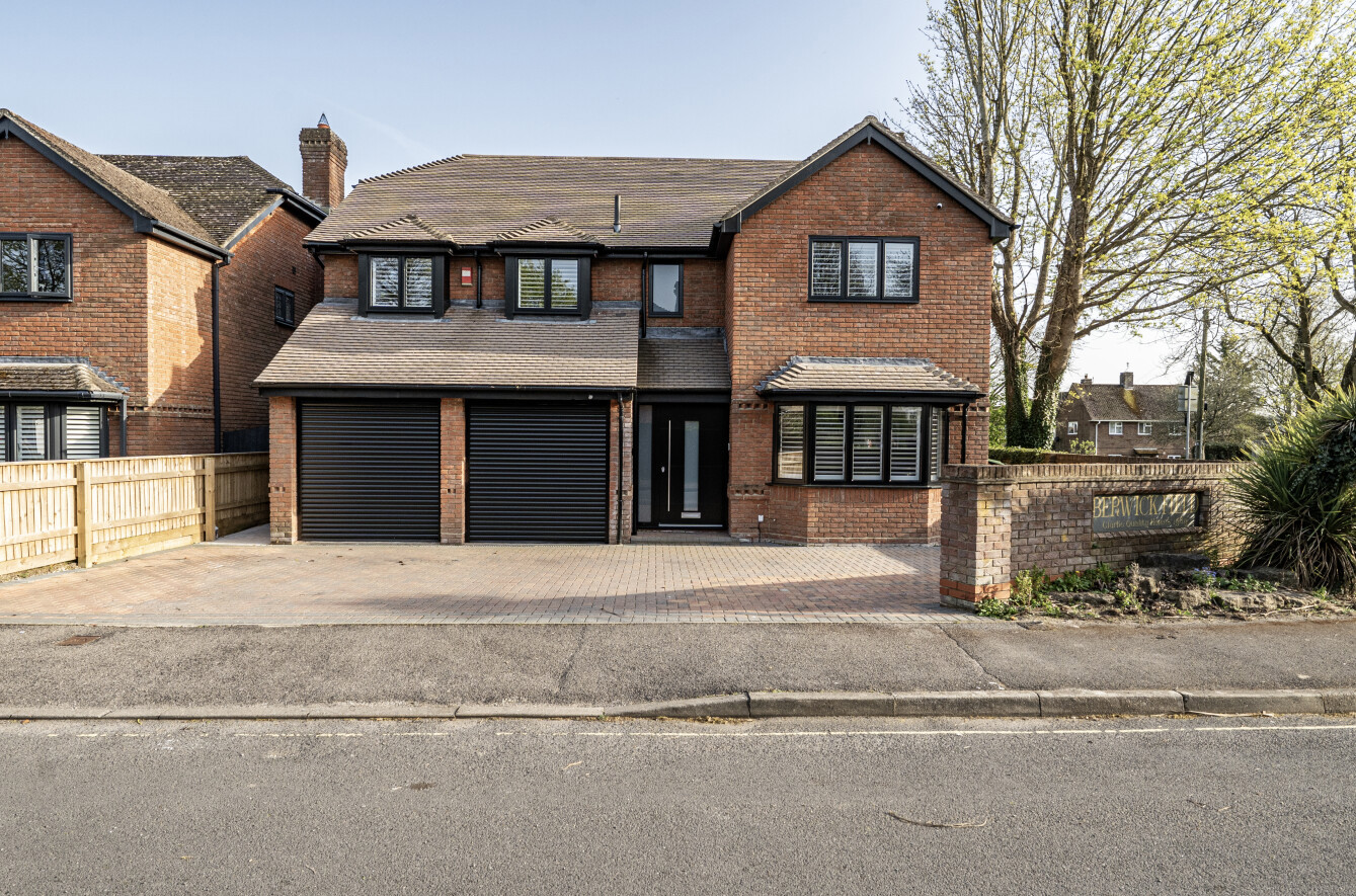 Halls Farm Close, Winchester, Hampshire, SO22