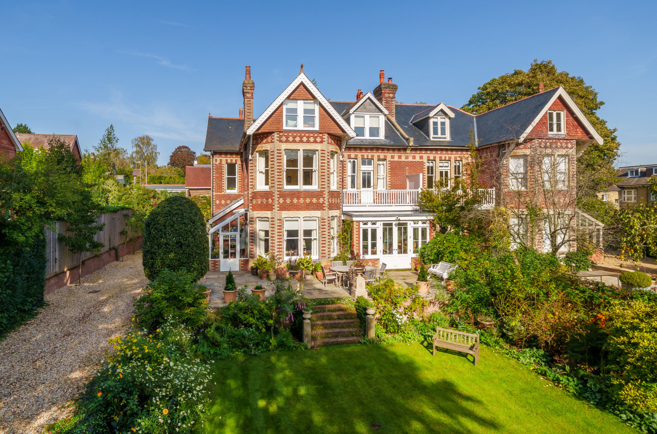 Barnes Close, Winchester, Hampshire, SO23