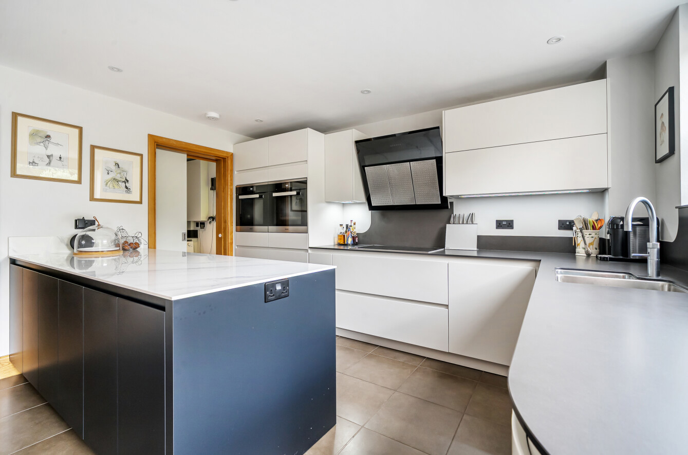 Fraser Gardens, Winchester, Hampshire, SO22