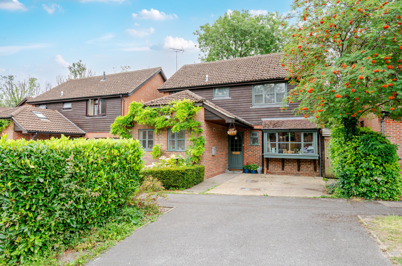 Honeysuckle Close, Winchester, Hampshire, SO22