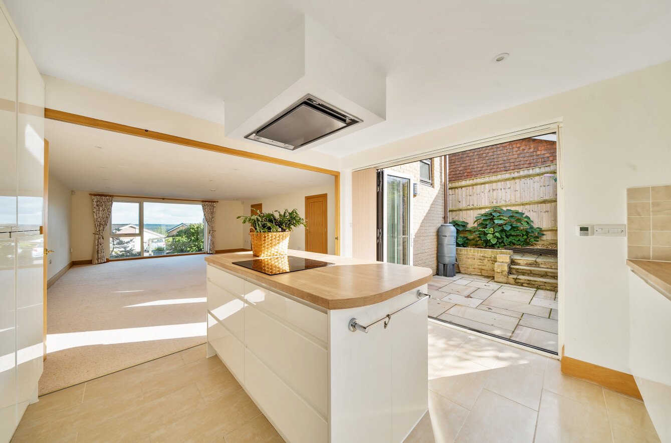 Crescent Close, Winchester, Hampshire, SO22