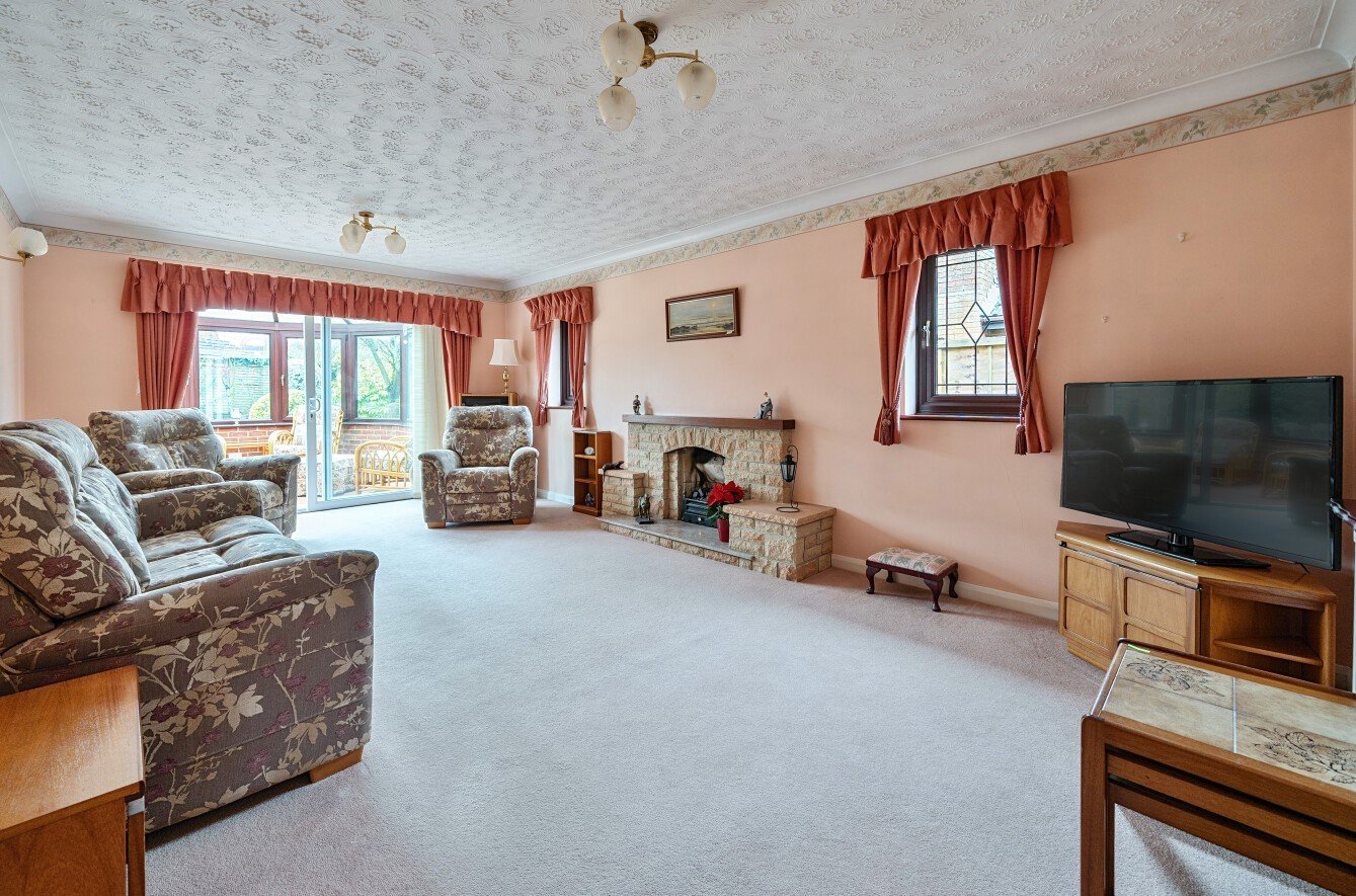 Wrights Close, South Wonston, Winchester, Hampshire, SO21 - Charters