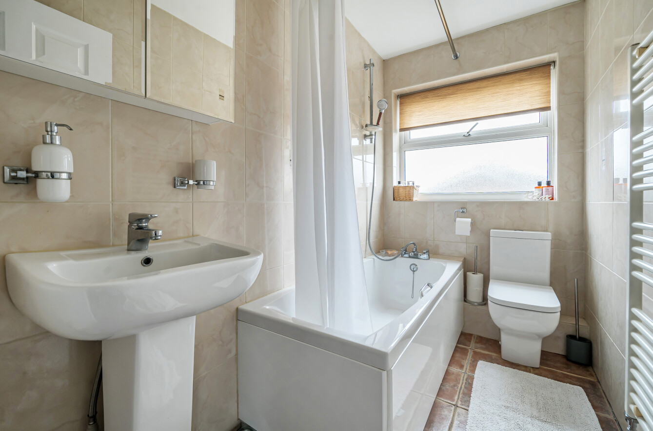 Walnut Tree Close, South Wonston, Winchester, Hampshire, SO21