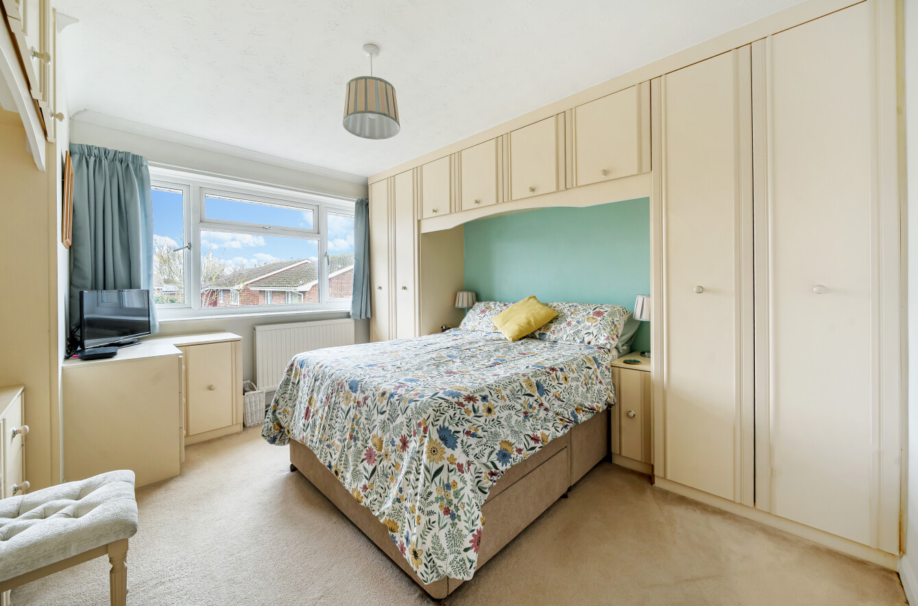 Walnut Tree Close, South Wonston, Winchester, Hampshire, SO21