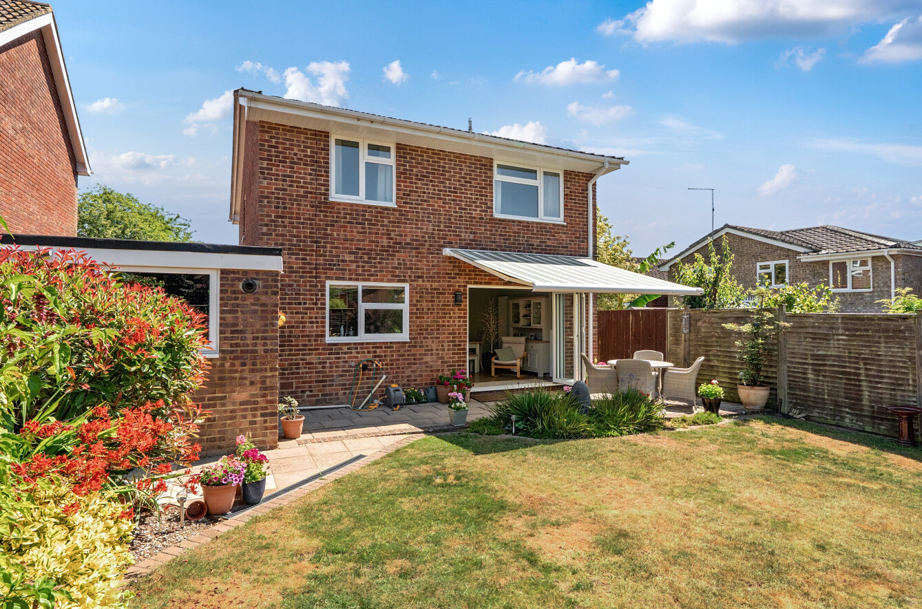 Walnut Tree Close, South Wonston, Winchester, Hampshire, SO21