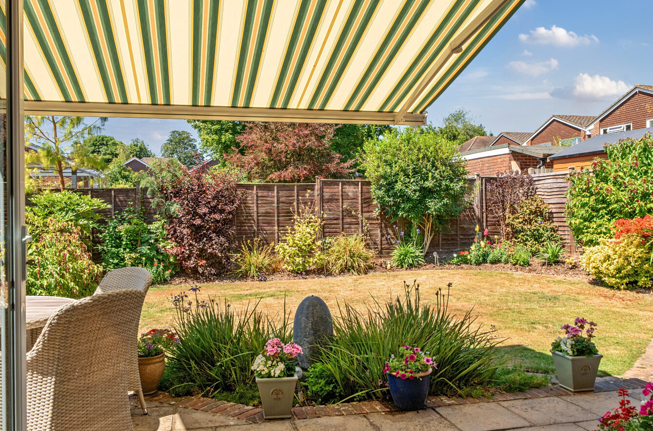 Walnut Tree Close, South Wonston, Winchester, Hampshire, SO21