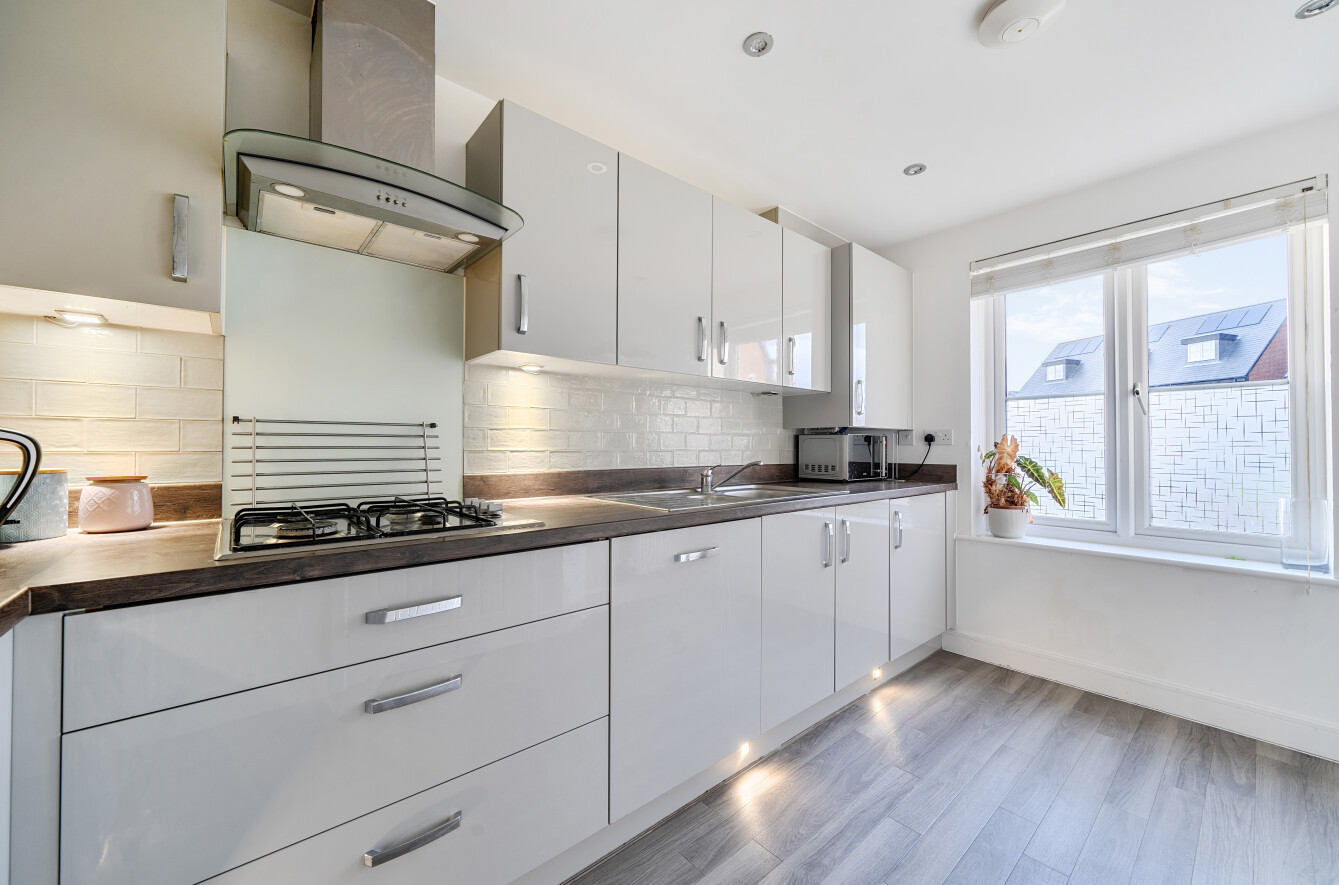 Badgers Bolt, Colden Common, Winchester, Hampshire, SO21 - Charters