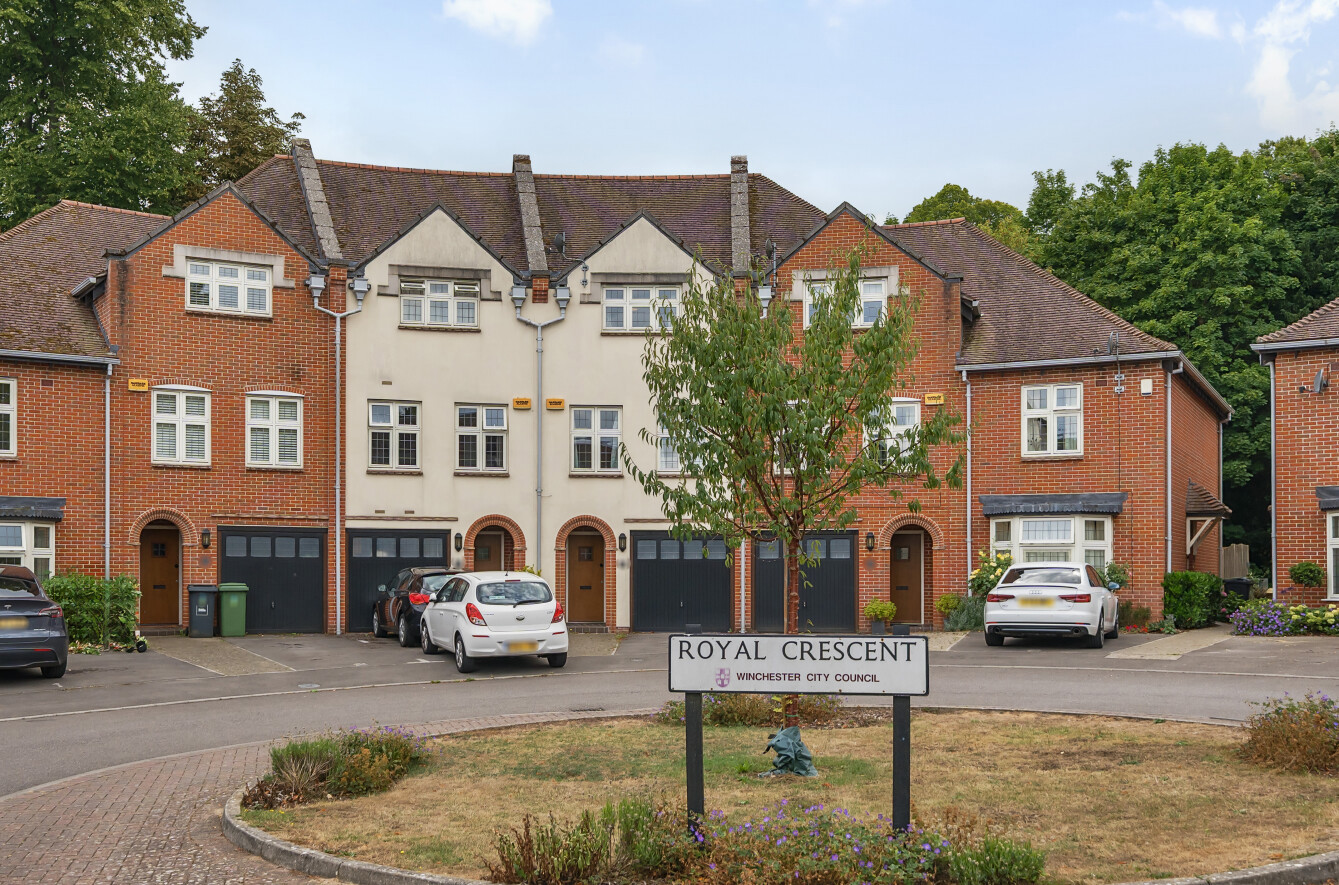 Royal Crescent, Winchester, Hampshire, SO22