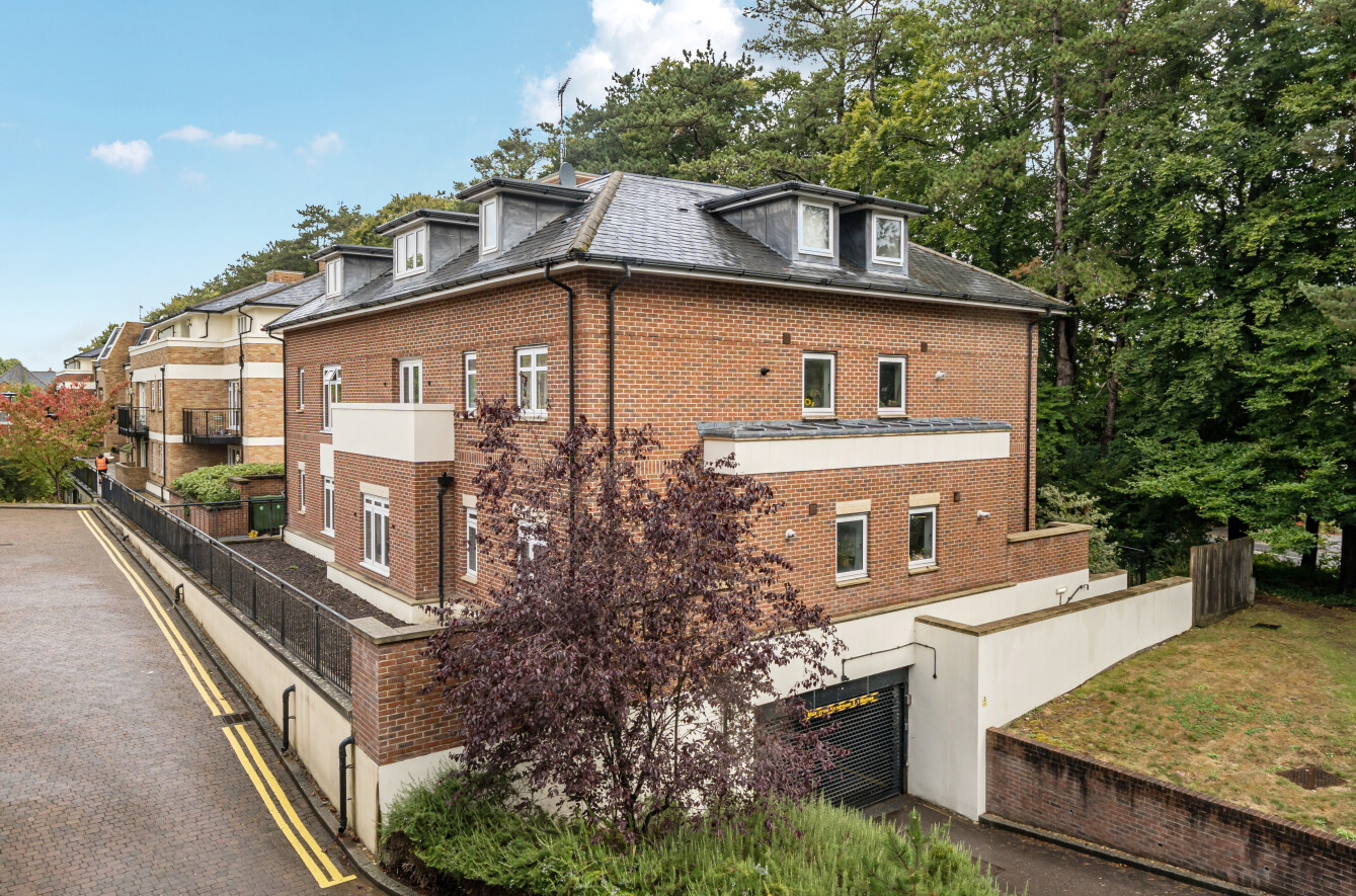 Fraser Gardens, Winchester, Hampshire, SO22