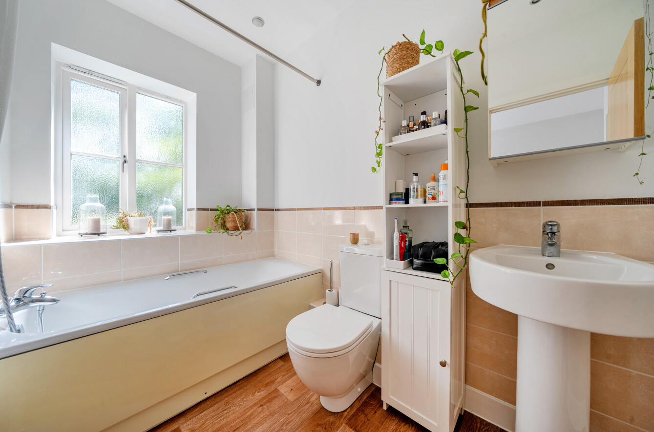 Malmesbury Gardens, Winchester, Hampshire, SO22