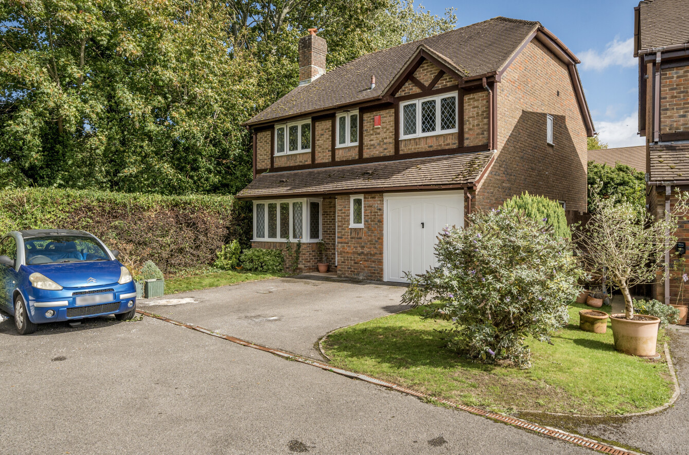 Halls Farm Close, Winchester, Hampshire, SO22
