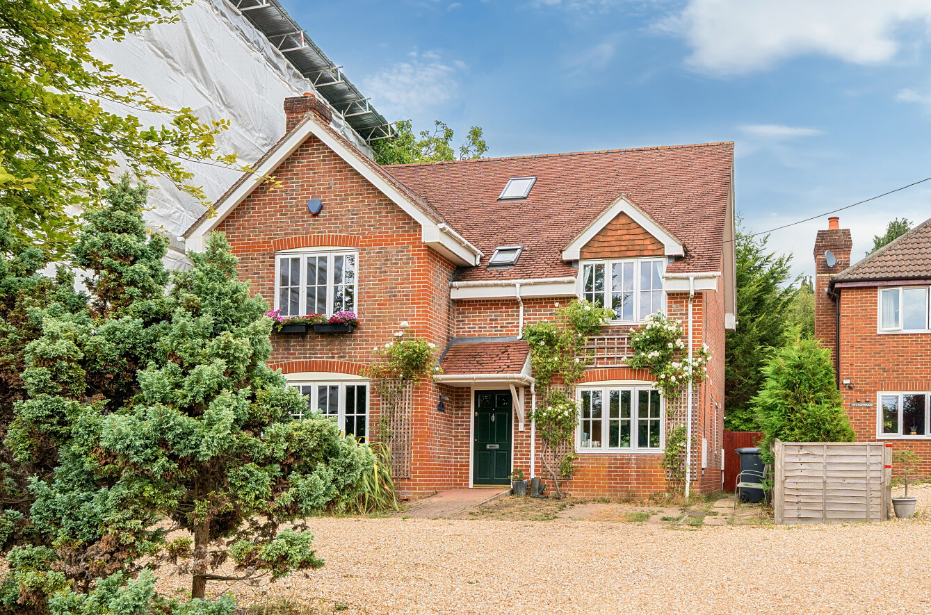 Highways Road, Compton, Winchester, Hampshire, SO21 - Charters
