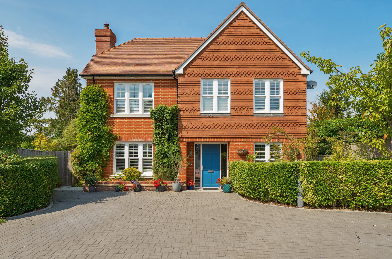 Mortimer Close, Headbourne Worthy, Winchester, Hampshire, SO23 - Charters
