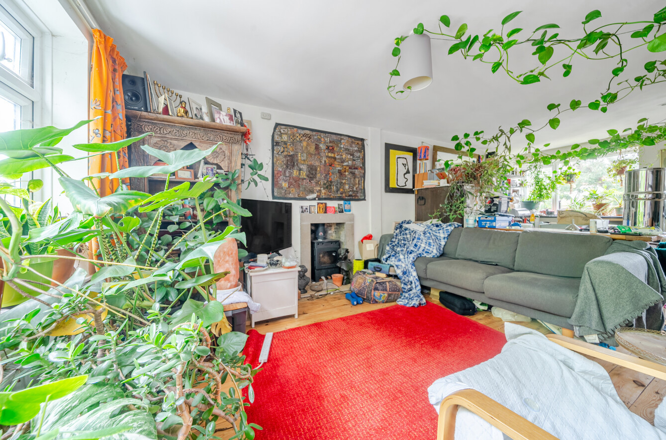 Langton Close, Winchester, Hampshire, SO22 - Charters