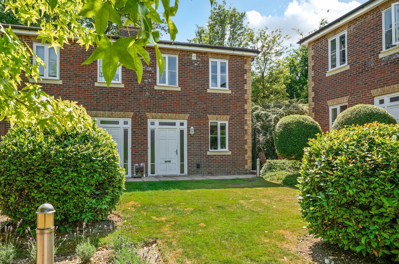 Malmesbury Gardens, Winchester, Hampshire, SO22 - Charters