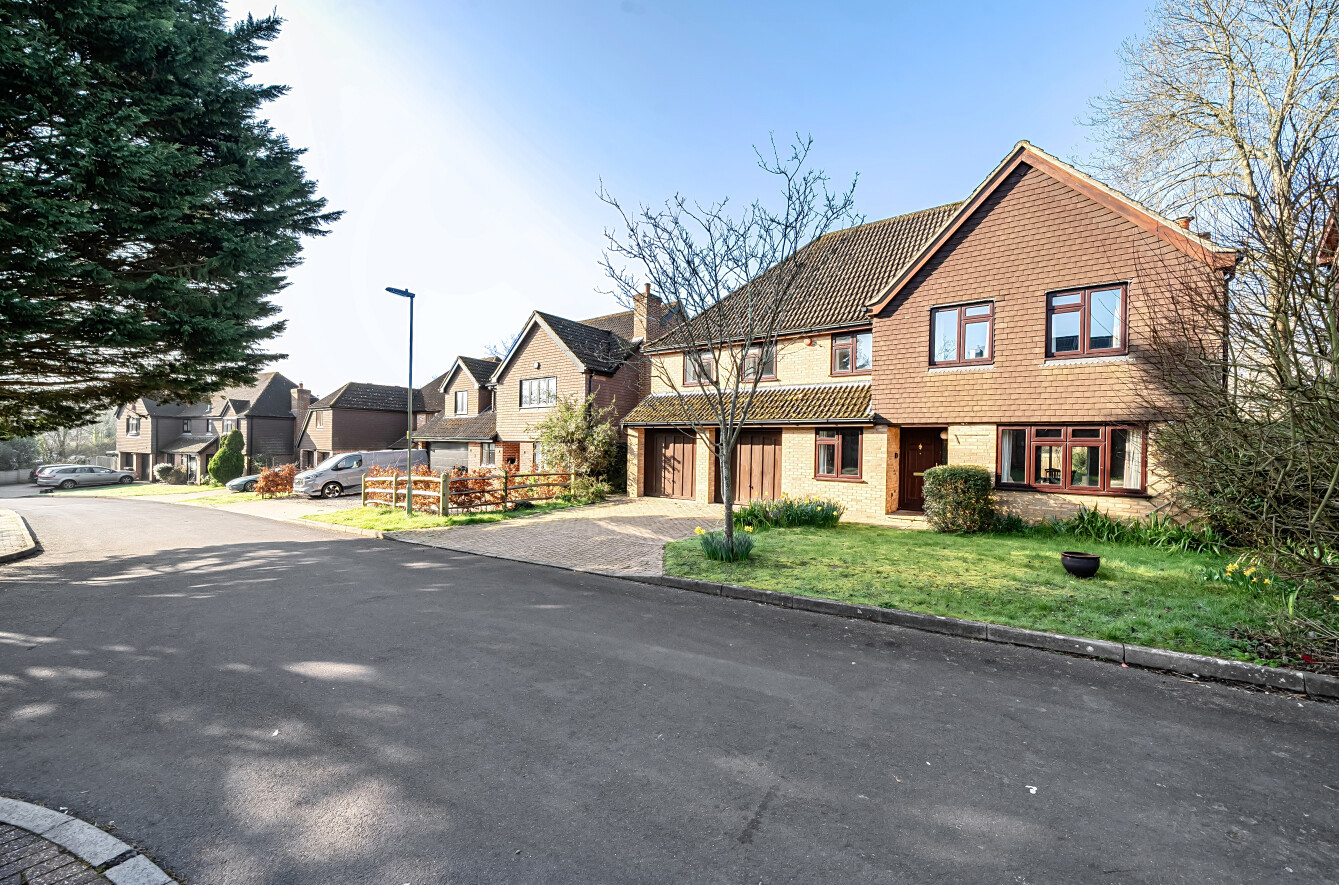 Scotts Close, Colden Common, Winchester, Hampshire, SO21 - Charters