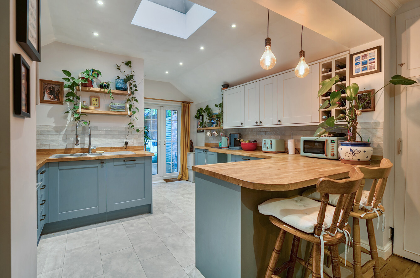 Newburgh Street, Winchester, Hampshire, SO23 Newburgh Street, Winchester, Hampshire, SO23 - Charters