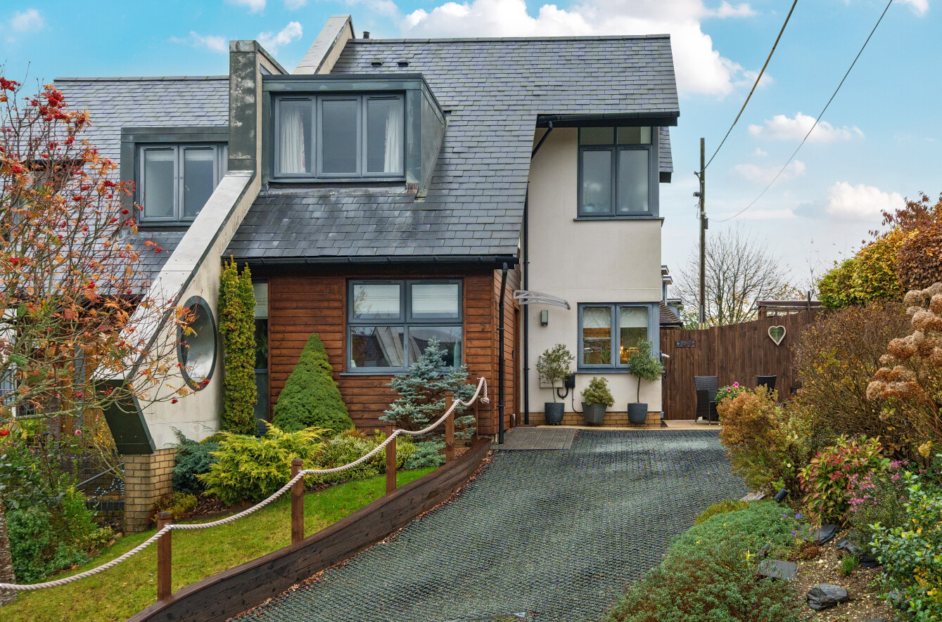 Churchill Close, Kings Worthy, Winchester, Hampshire, SO23 Churchill Close, Kings Worthy, Winchester, Hampshire, SO23 - Charters