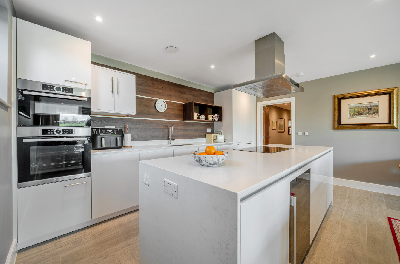 Chilbolton Avenue, Winchester, Hampshire, SO22 Chilbolton Avenue, Winchester, Hampshire, SO22 - Charters