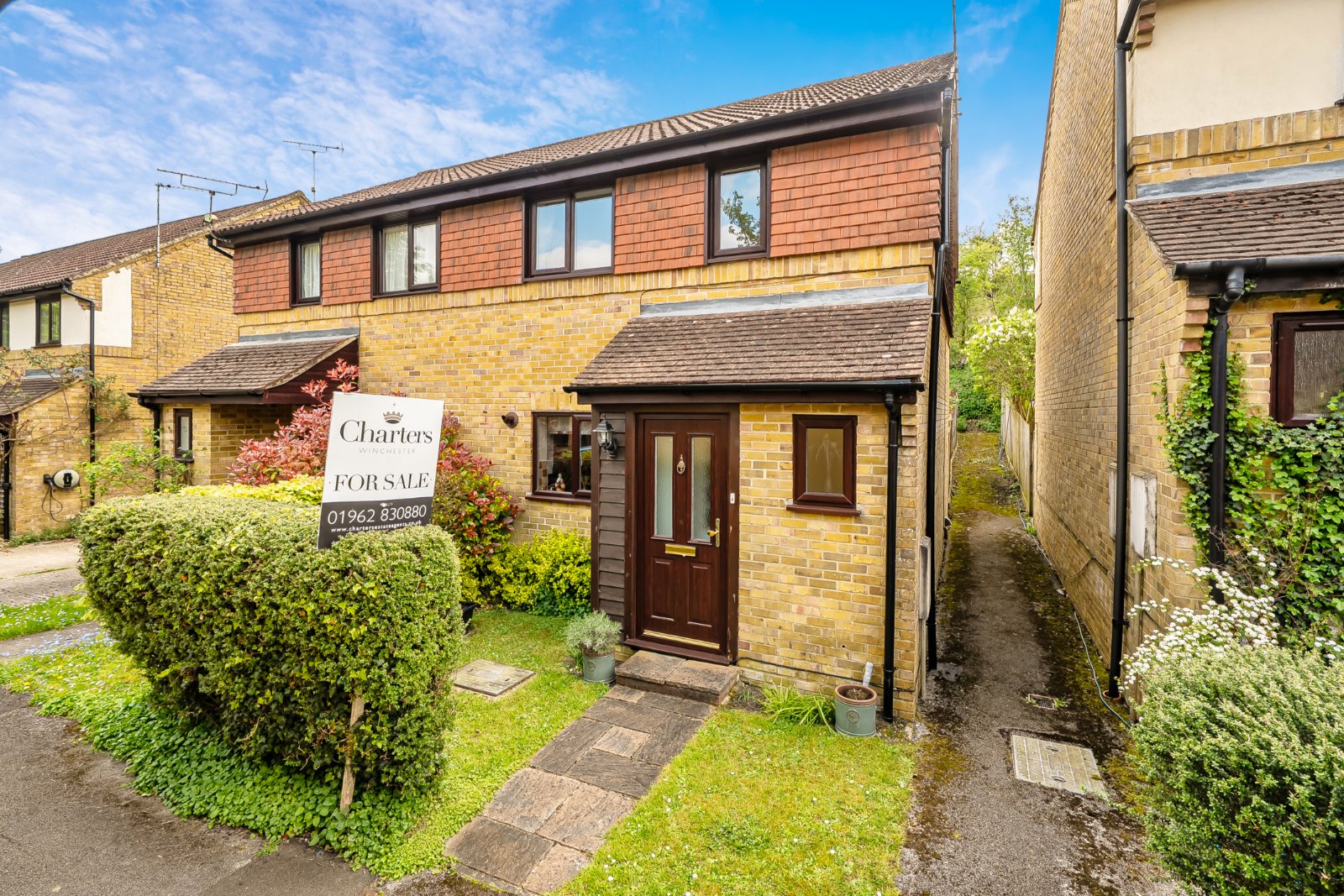 Honeysuckle Close, Winchester, Hampshire, SO22