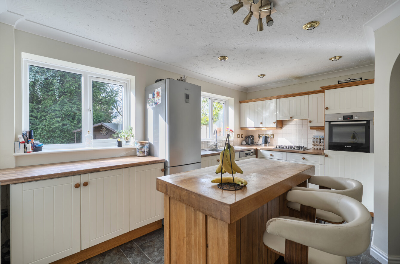 Lynn Way, Kings Worthy, Winchester, Hampshire, SO23