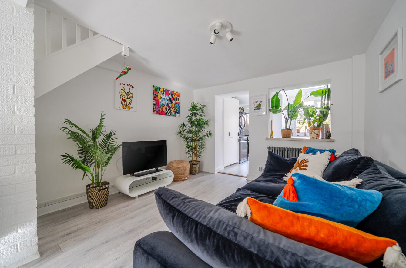 Hyde Close, Winchester, Hampshire, SO23 Hyde Close, Winchester, Hampshire, SO23 - Charters