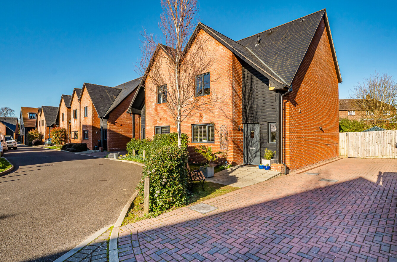 Station Drive, Sutton Scotney, Winchester, SO21 Station Drive, Sutton Scotney, Winchester, SO21 - Charters