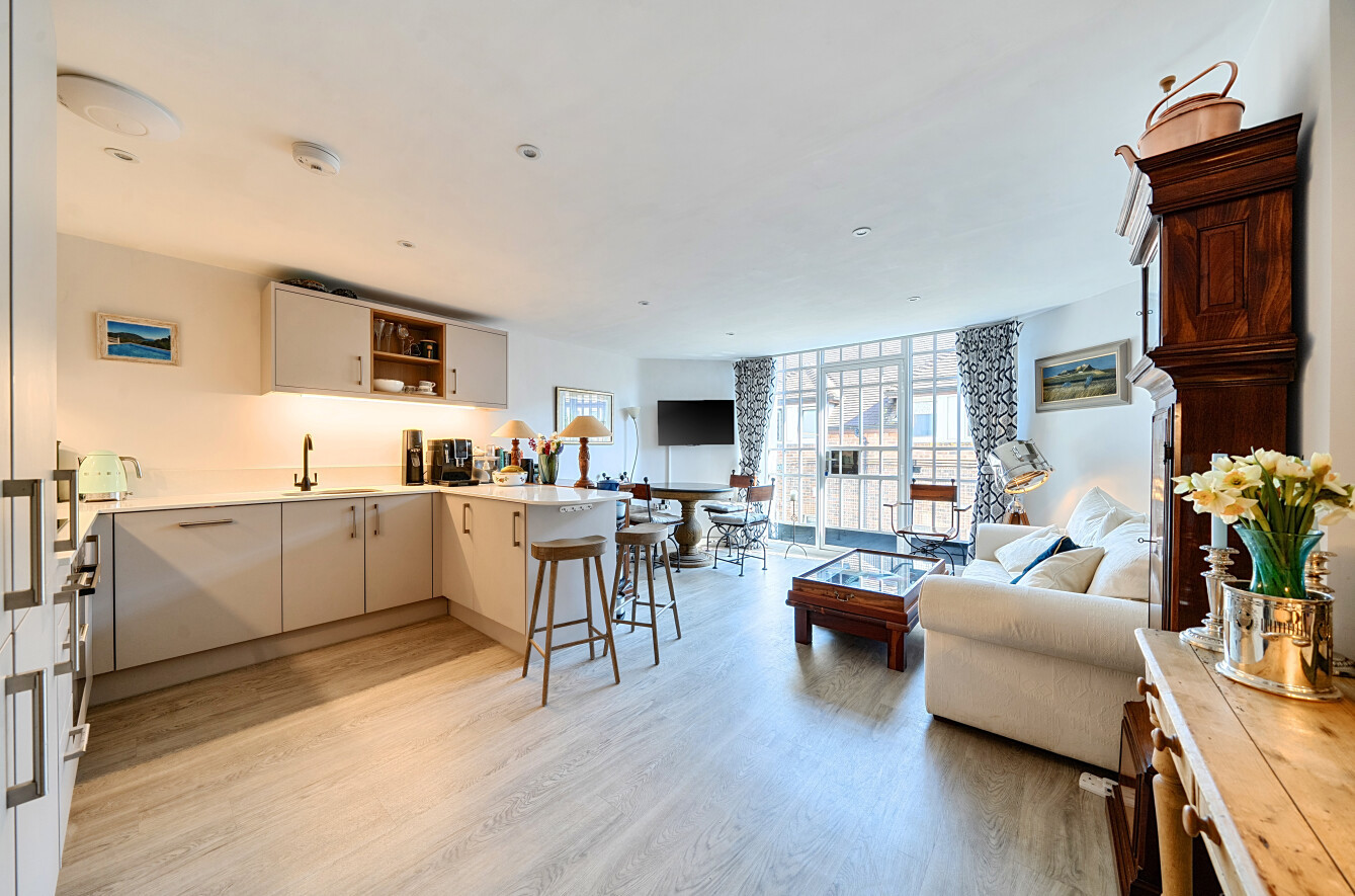 Southgate Street, Winchester, Hampshire, SO23 Southgate Street, Winchester, Hampshire, SO23 - Charters