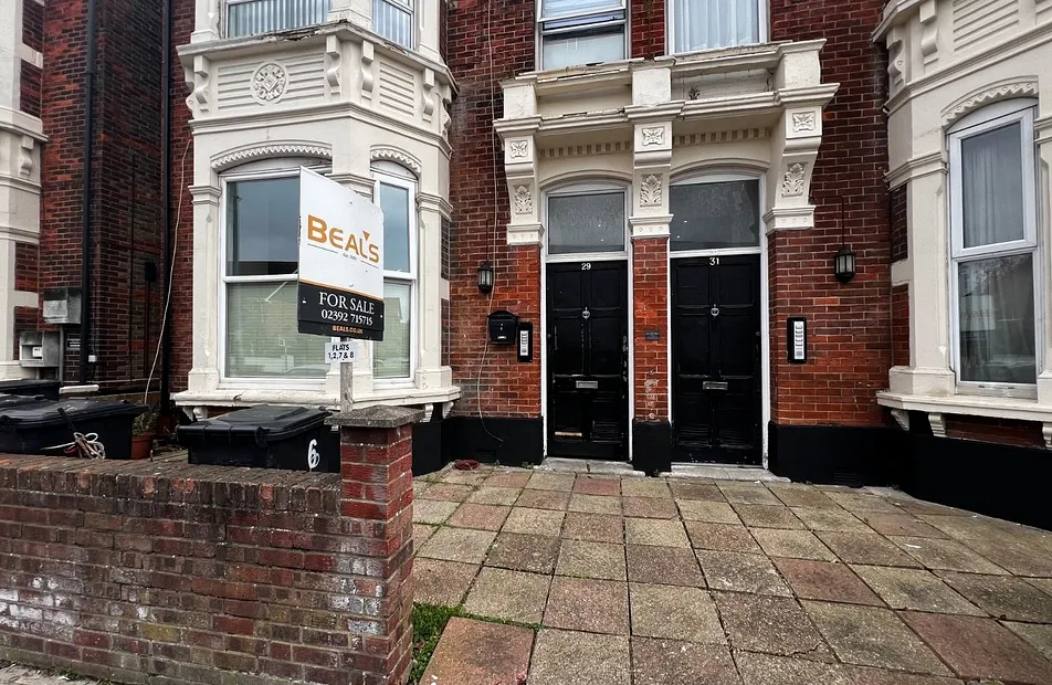 bed flat flats for sale leigh on sea
