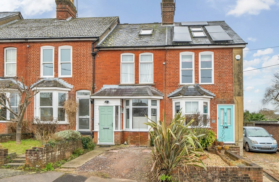 Darvill Road, Ropley, Alresford, Hampshire, SO24 - Charters