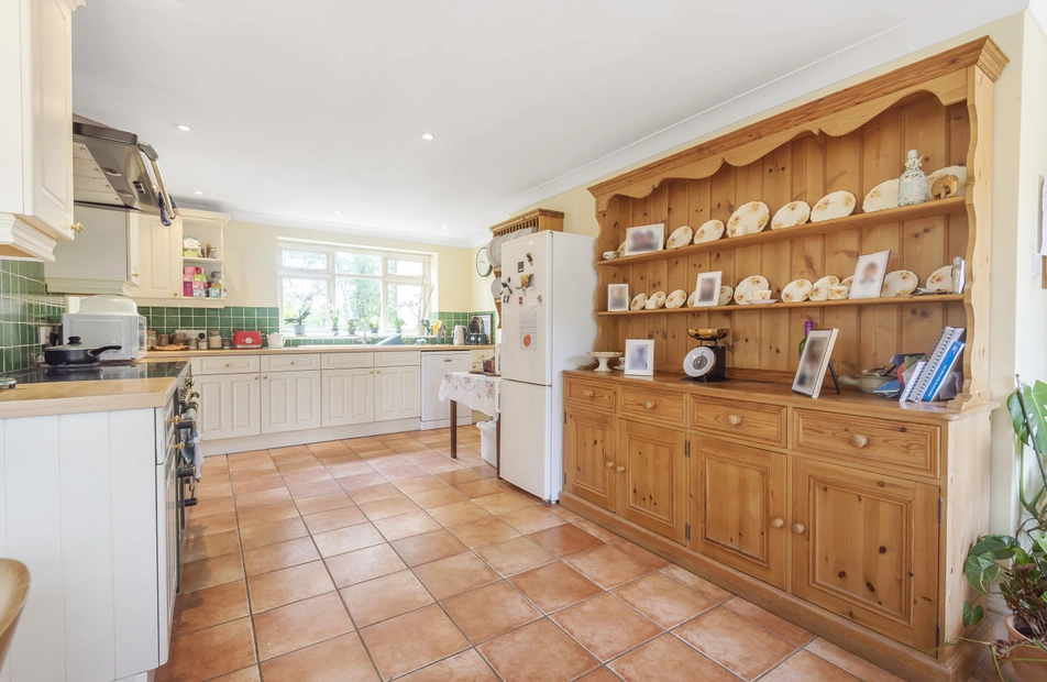 Gascoigne Lane, Ropley, Alresford, Hampshire, SO24 - Charters