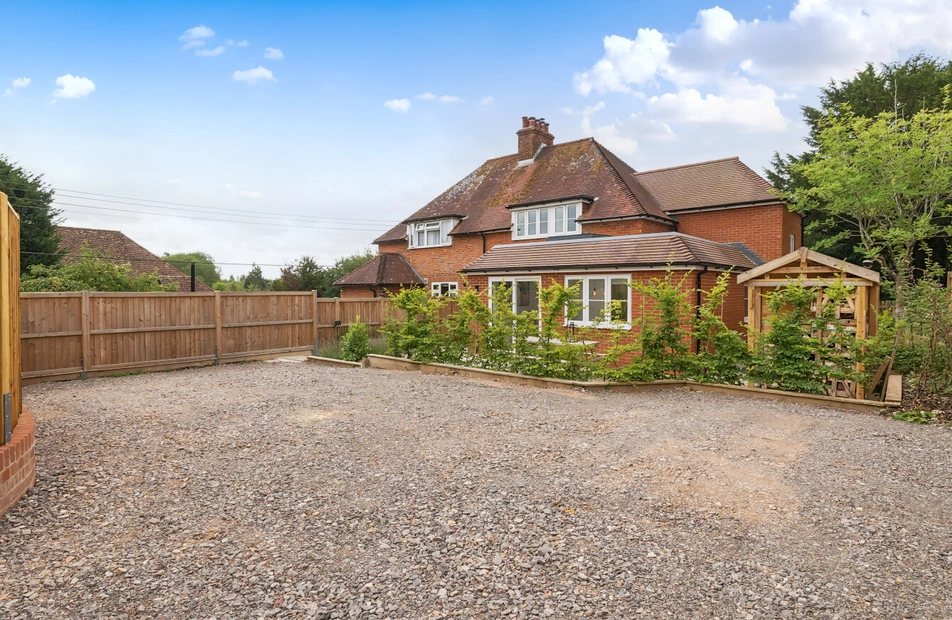 Station Hill, Itchen Abbas, Winchester, Hampshire, SO21 - Charters
