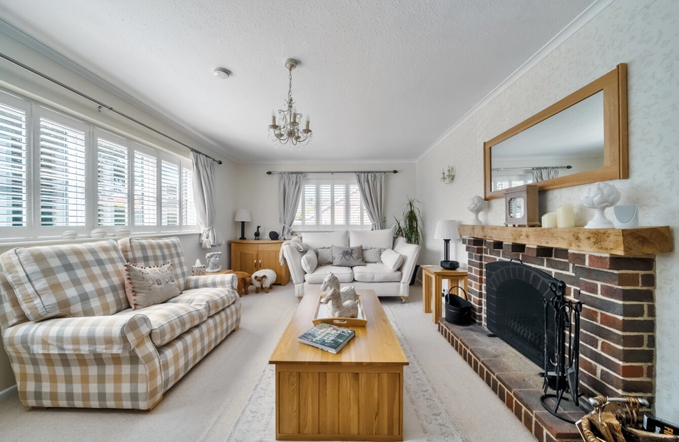 Wood Lane, Bramdean, Alresford, Hampshire, SO24 - Charters