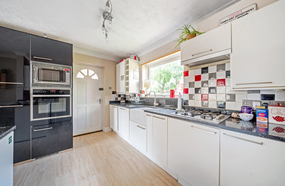 Windermere Gardens, Alresford, Hampshire, SO24 - Charters