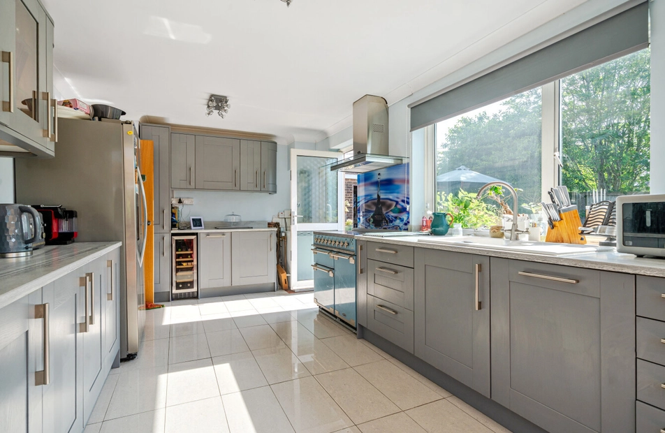 Water Lane, Bishops Sutton, Hampshire, SO24 - Charters