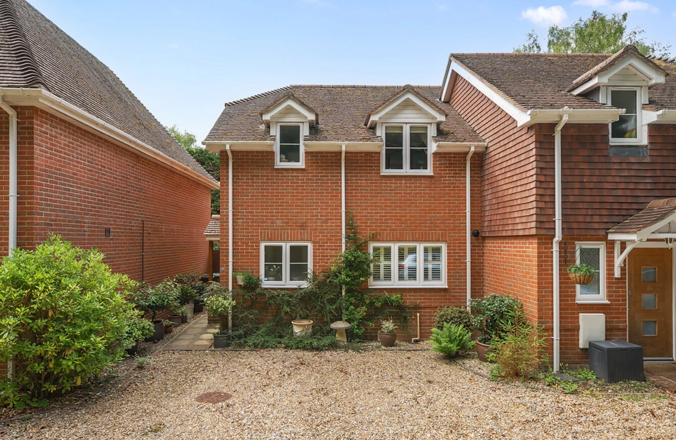 Park Lane, Abbots Worthy, Winchester, Hampshire, SO21 - Charters