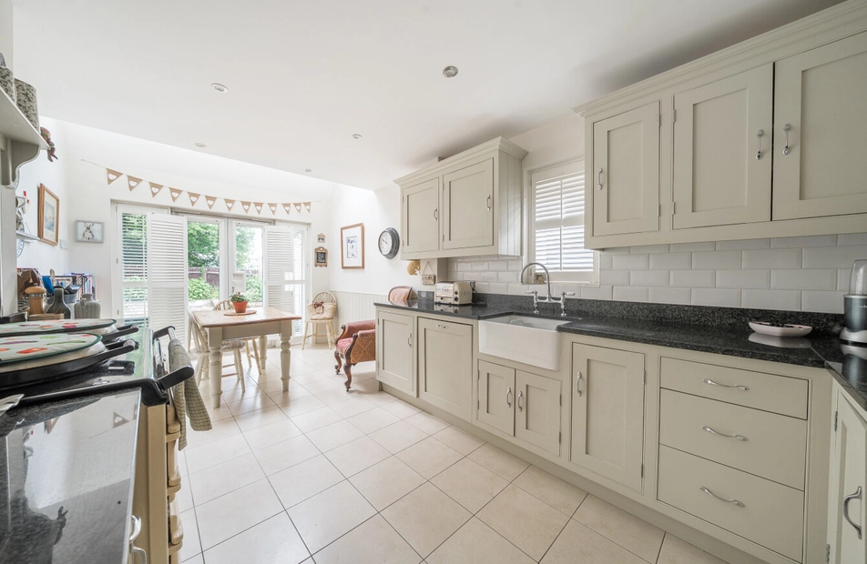 Knights Way, Alton, Hampshire, GU34 - Charters