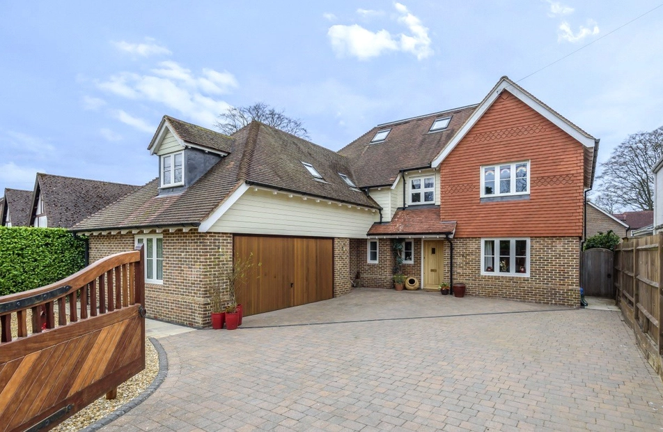Boyneswood Road, Medstead, Alton, Hampshire, GU34 - Charters