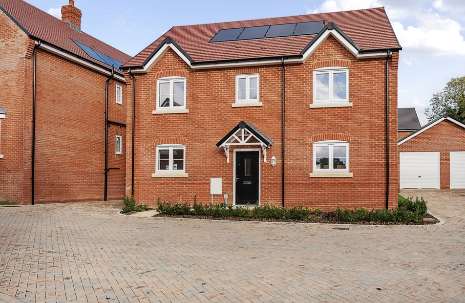 Cowslip Meadow, Selborne Road, Alton, Hampshire, GU34 - Charters