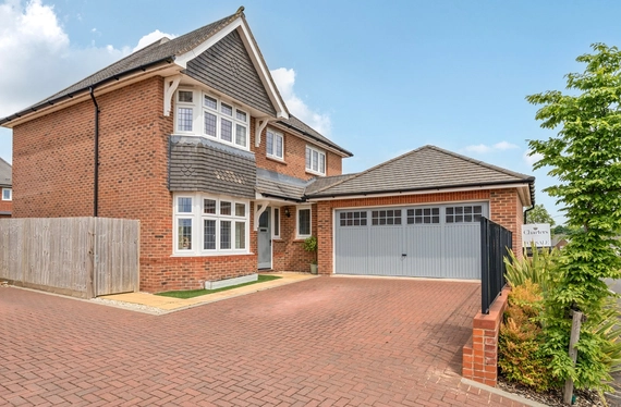 Hop Fields, Alton, East Hampshire, GU34 - Charters