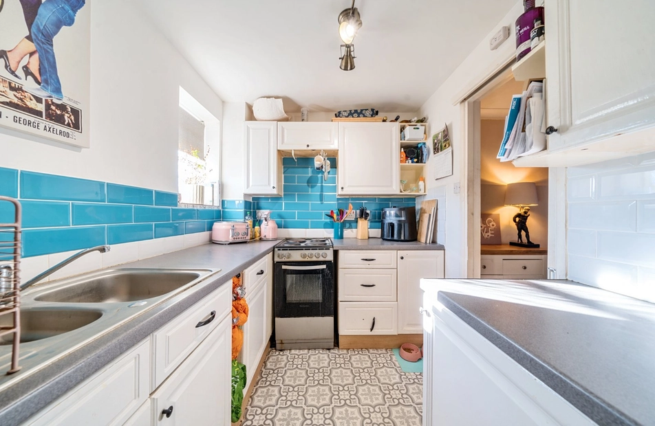 Raven Square, Alton, Hampshire, GU34 - Charters