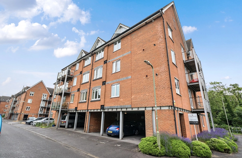 The Lamports, Alton, Hampshire, GU34 - Charters