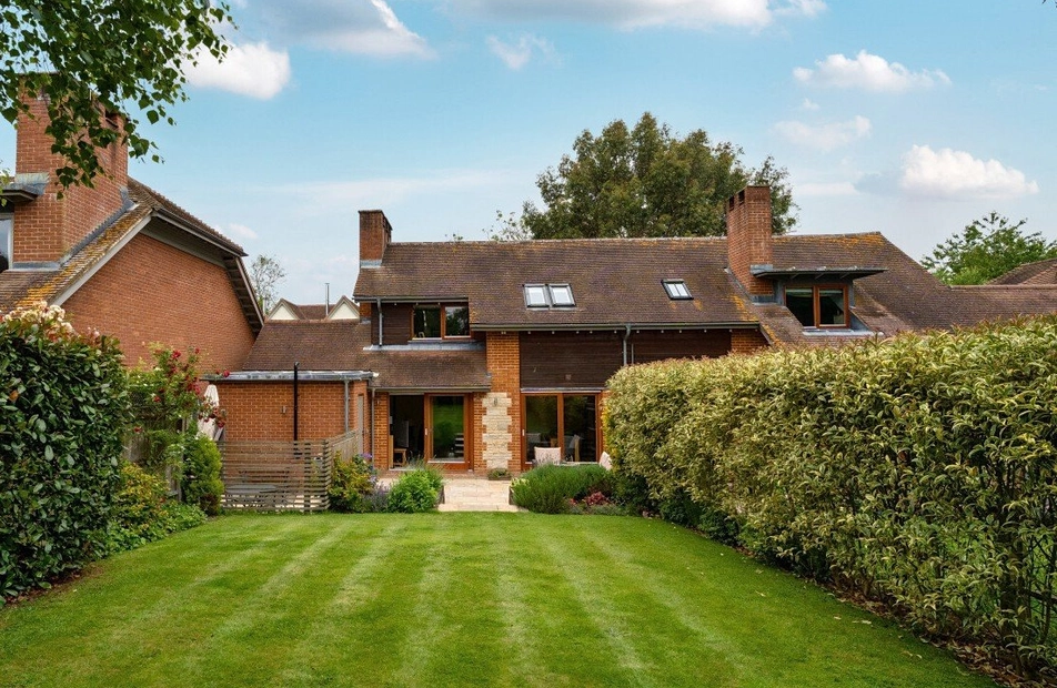 Wyck Lane, East Worldham, Alton, Hampshire, GU34 - Charters