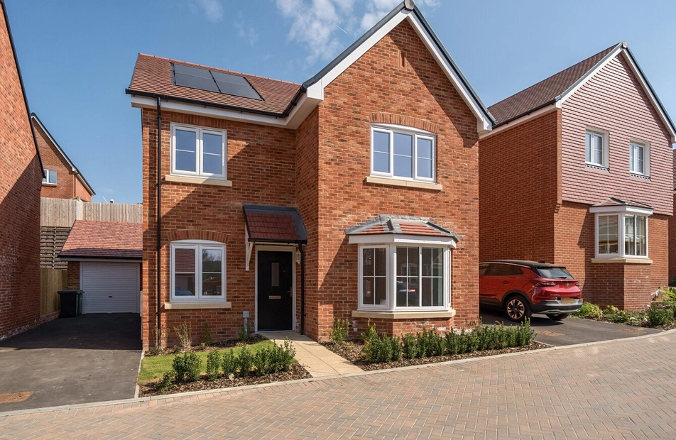 Cowslip Meadow, Alton, Hampshire, GU34 - Charters